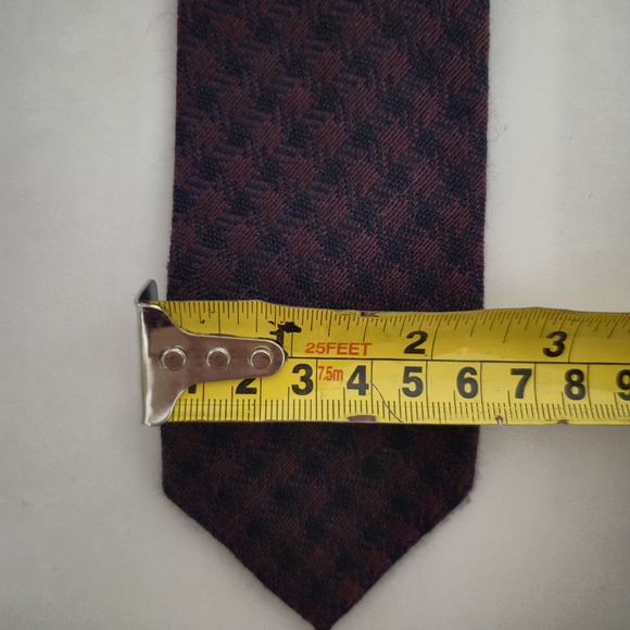 Banana Republic Maroon and Navy Patterned Tie, Wool & Silk - Picture 8 of 10